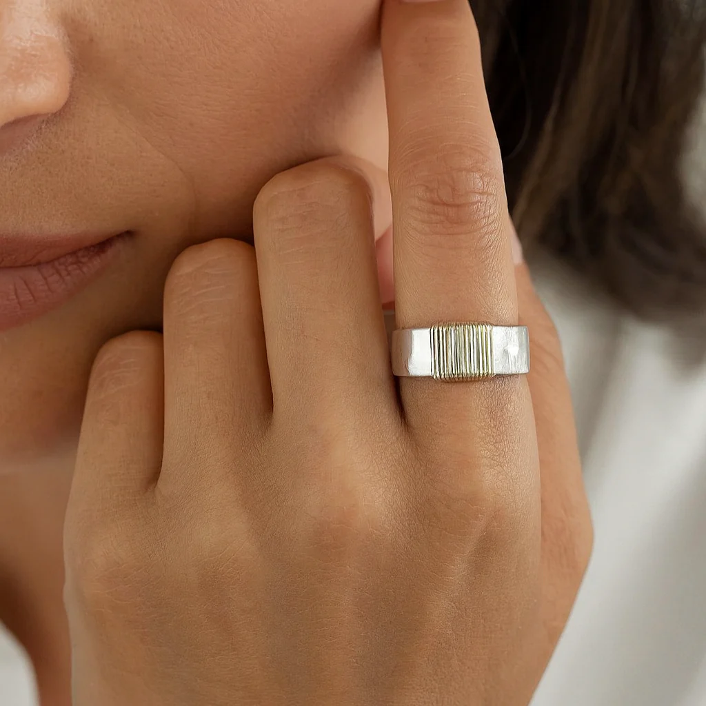 Emilia – Ring