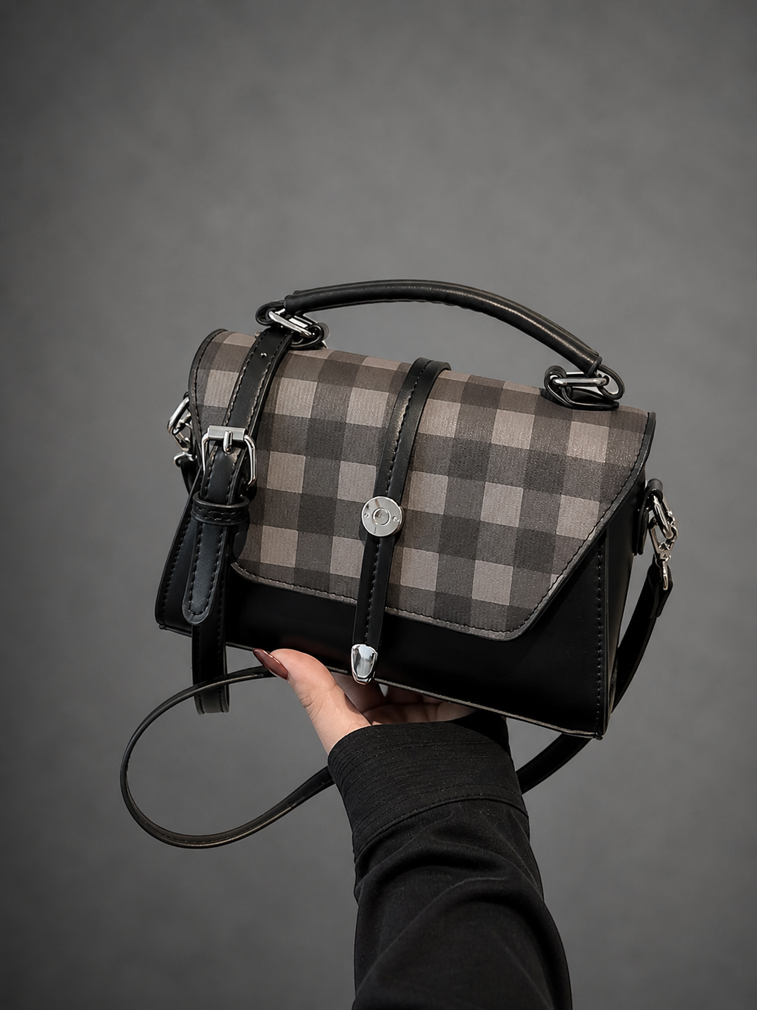 MARLYNN™ - Vintage-Style Small Square Shoulder Crossbody Bag with Contrast Stitching