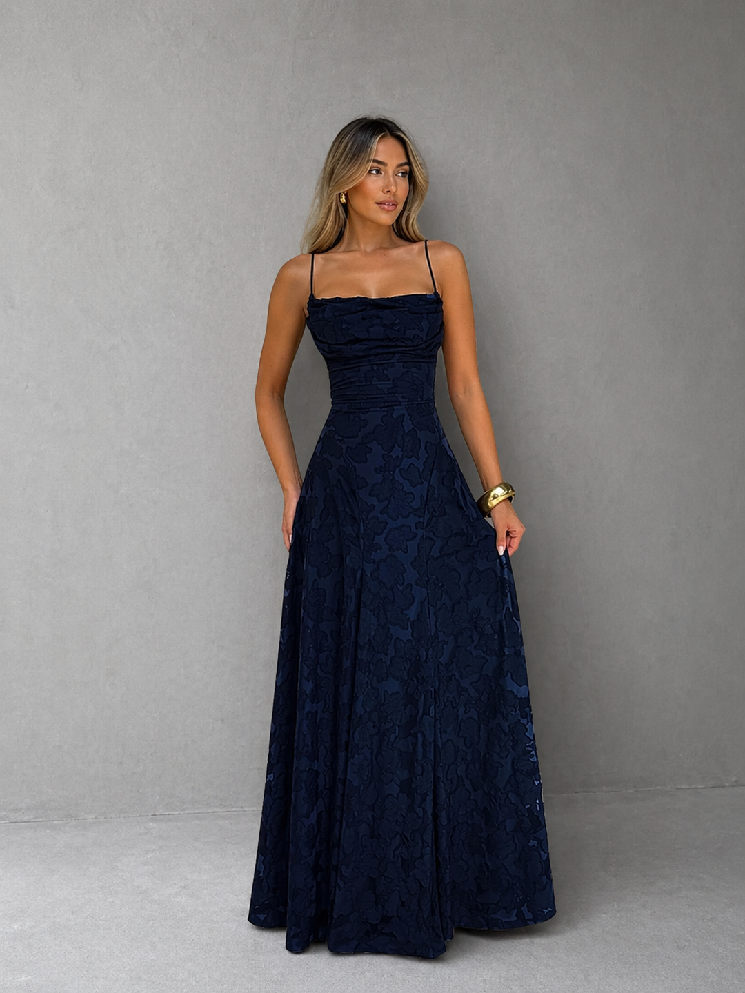 MABEL™ - Sexy Backless Lace Pattern Long Dress for Events